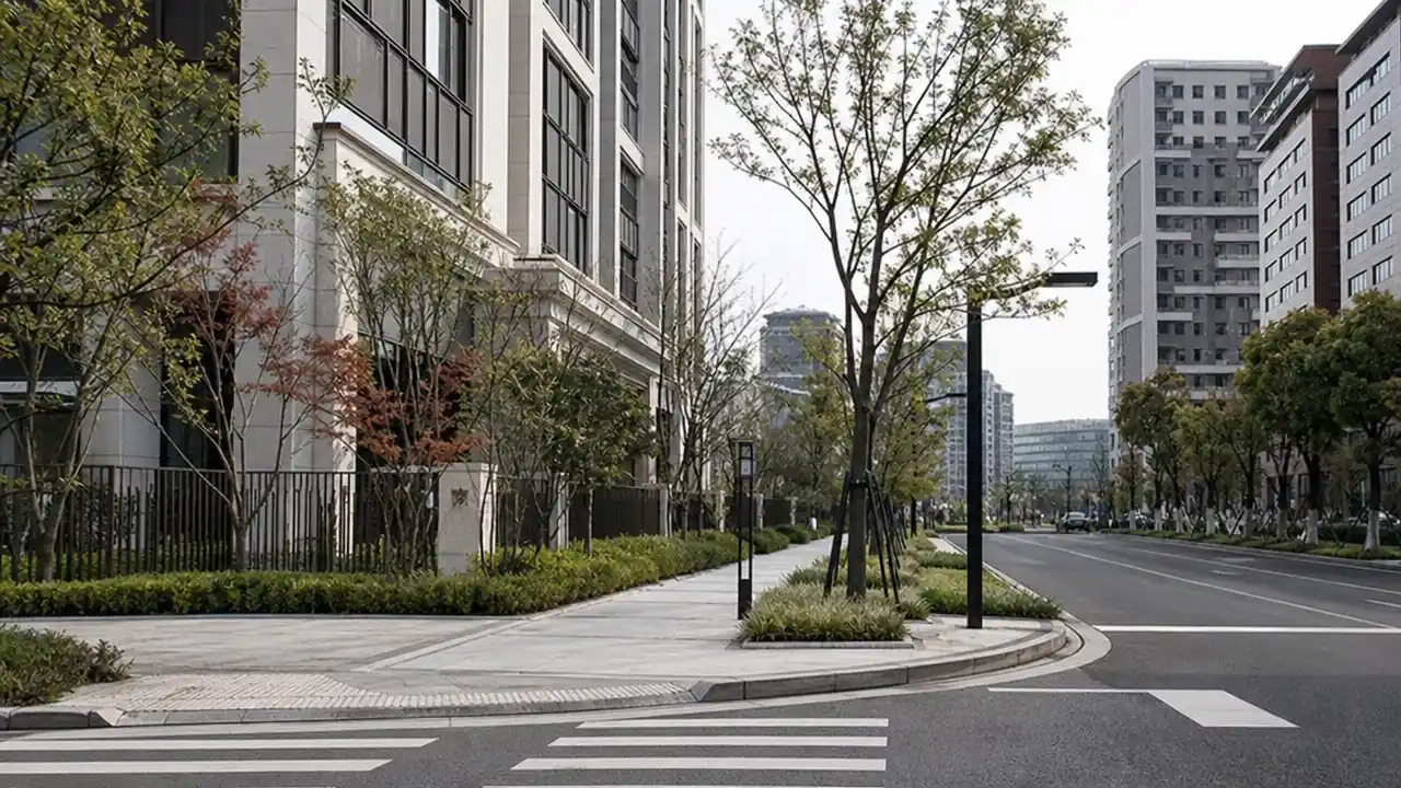 斑马线与路缘石交接的路口近景
