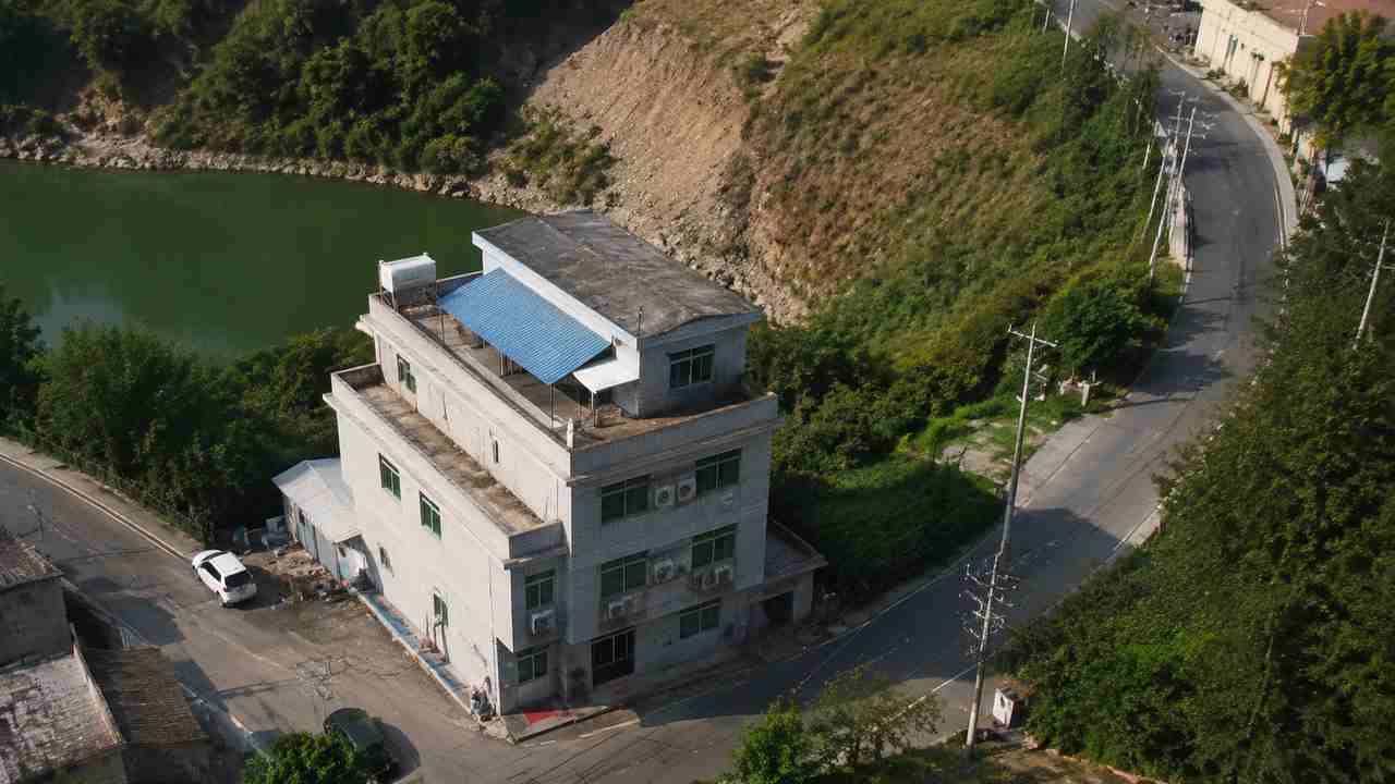 image2.jpg